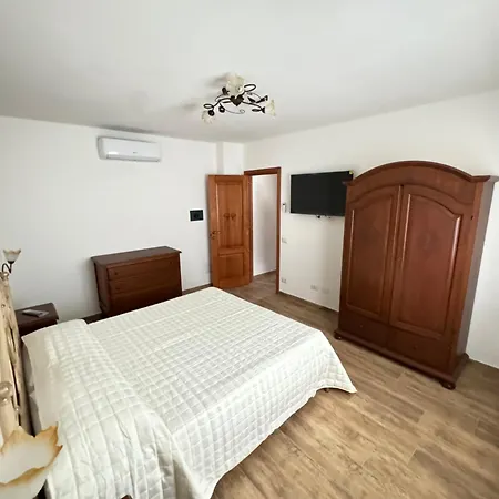 Semesterbostad Lutturai 4 *